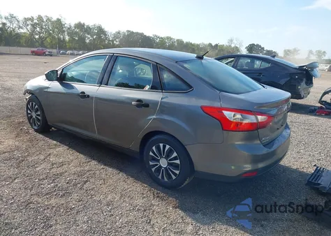 2013 Ford Focus S из США, поврежденный, VIN 1FADP3E25DL186170